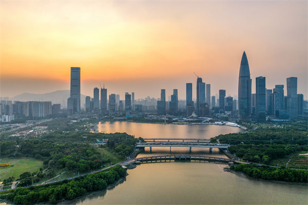 深圳集團(tuán)管控咨詢公司如何助力企業(yè)實現(xiàn)高效集權(quán)與分權(quán)？