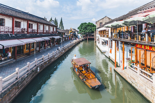 以文化賦能經(jīng)濟社會發(fā)展，企業(yè)營銷管理對此有何啟發(fā)？