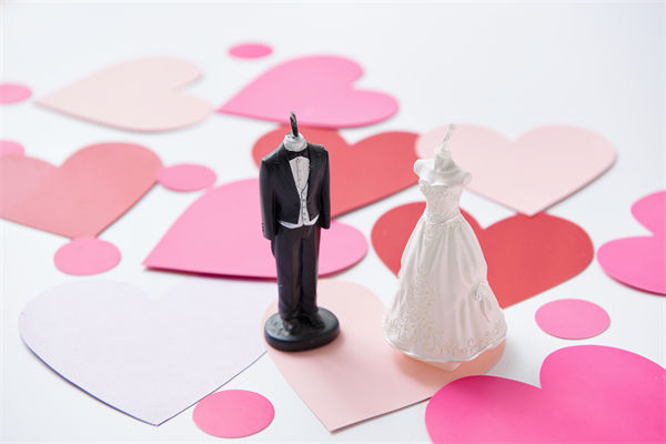 5月10日起結(jié)婚離婚不需要戶口本，人力資源怎么看？