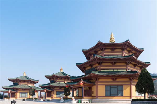 煙臺(tái)企業(yè)戰(zhàn)略模糊難落地？戰(zhàn)略咨詢公司如何精準(zhǔn)錨定增長賽道？
